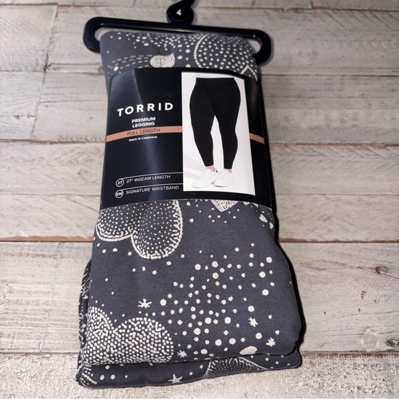 Torrid  Full Length Signature Waist Premium Love Heart  Periscope Leggings 4X - Picture 4 of 16